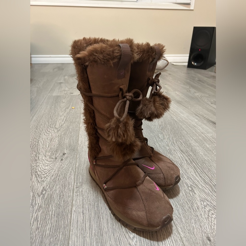 Nike Brown suede winter boots